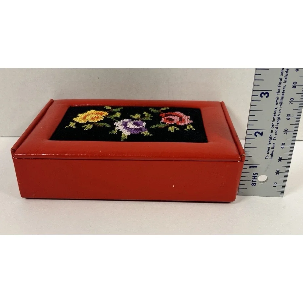 Embroidered Top Trinket Jewelry Box Red Flowers 6